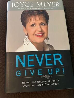 Joyce Meyer Never Give Up! - Inspirational Book in Black & Blue